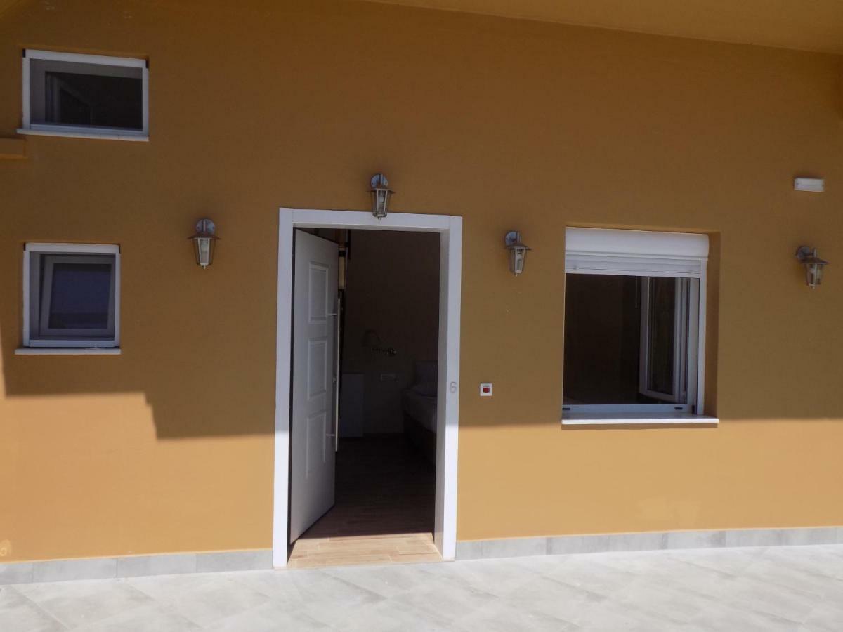 Souvlakis Pool Suites Chania  Exterior photo